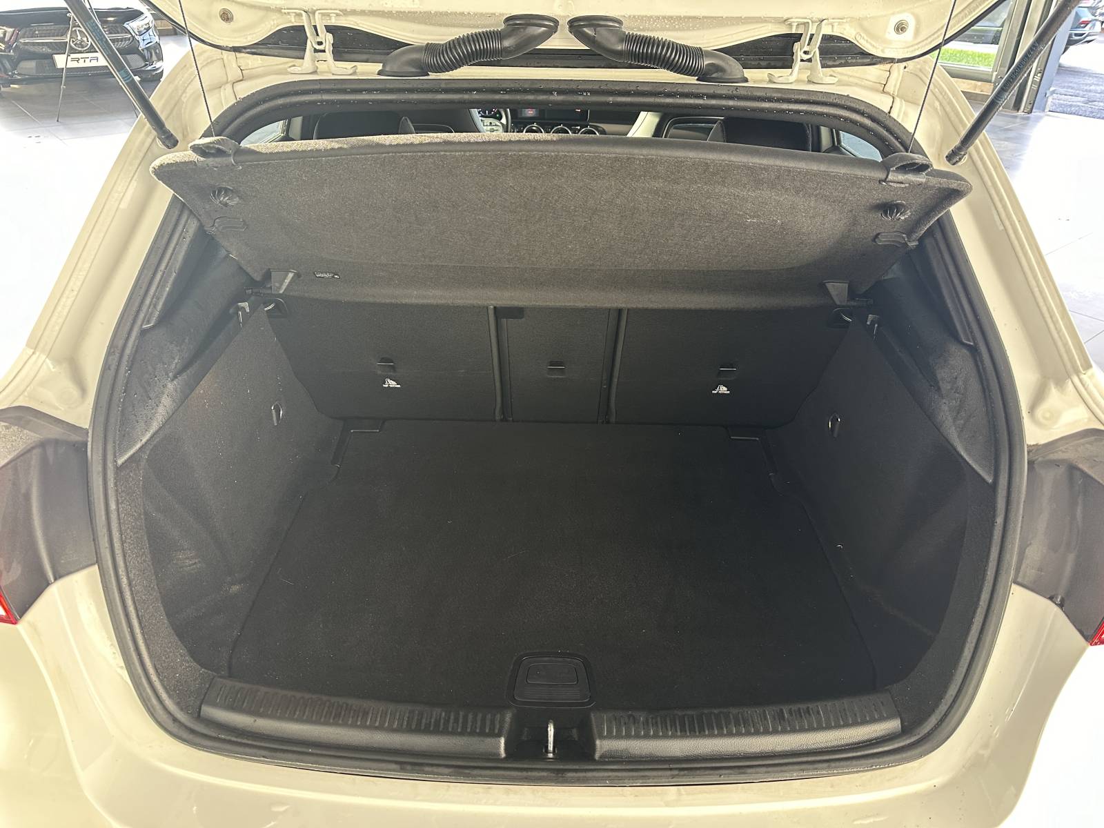 MERCEDES Classe A 180 BM6 AMG Line