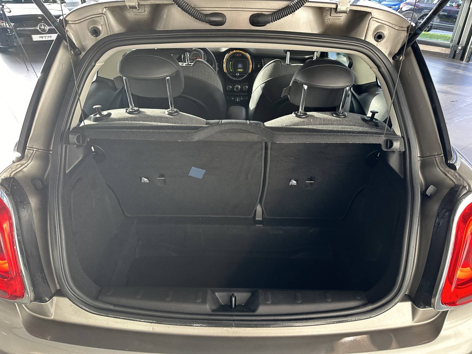 MINI Hatch 3 Portes One 102 ch Edition Blackfriars