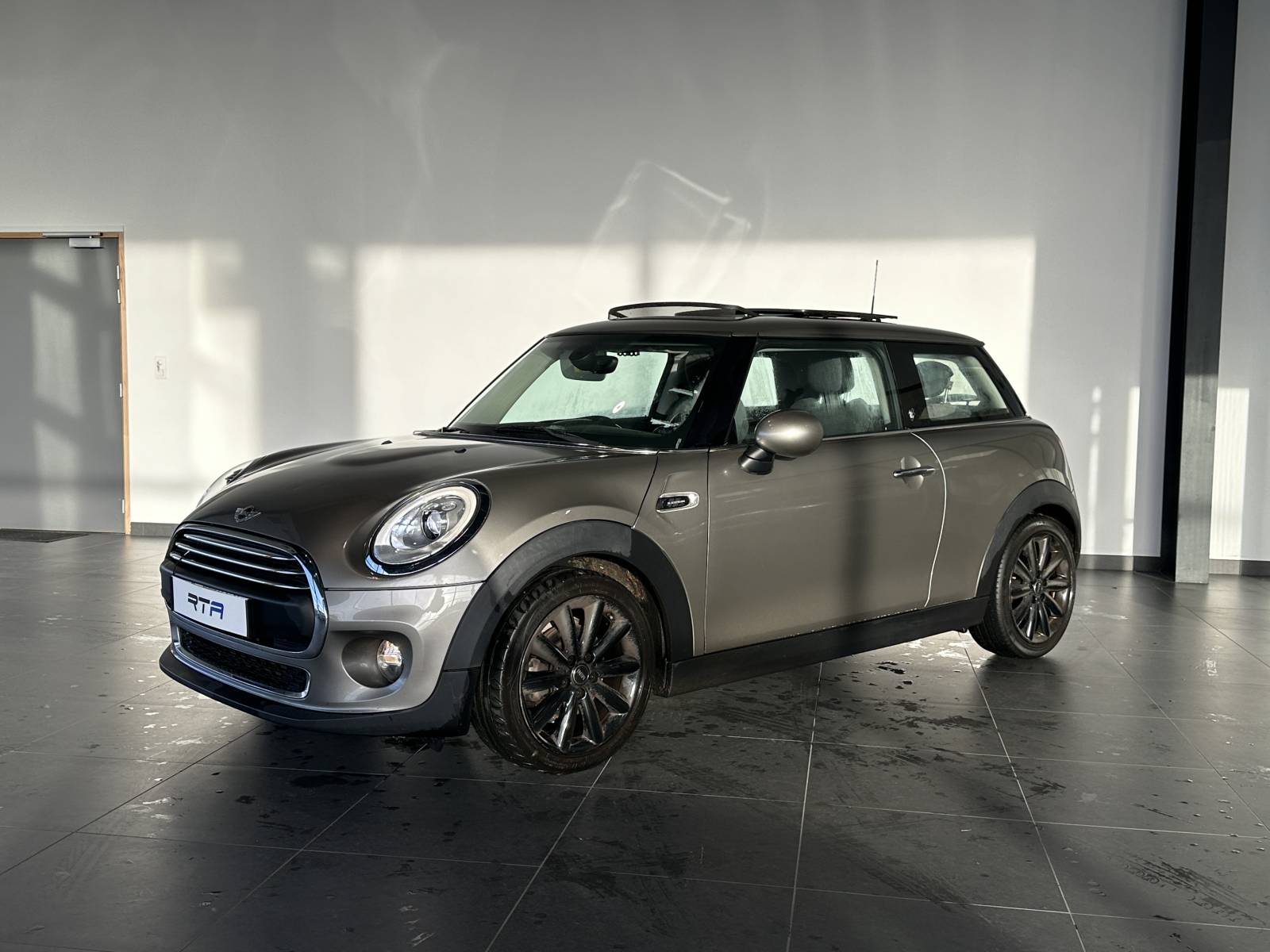MINI Hatch 3 Portes One 102 ch Edition Blackfriars