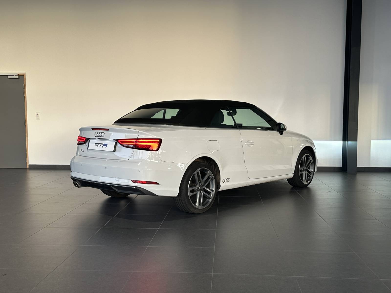AUDI A3 Cabriolet 35 TFSI CoD 150 S tronic 7 Design Luxe