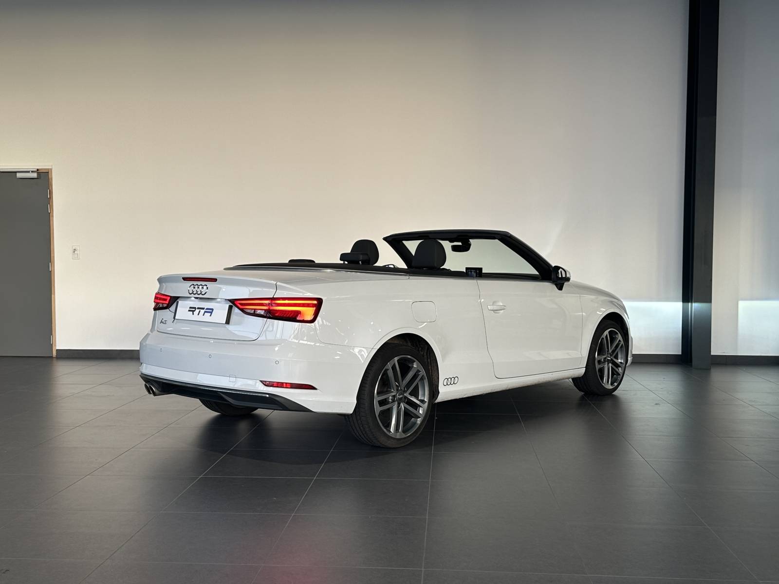 AUDI A3 Cabriolet 35 TFSI CoD 150 S tronic 7 Design Luxe