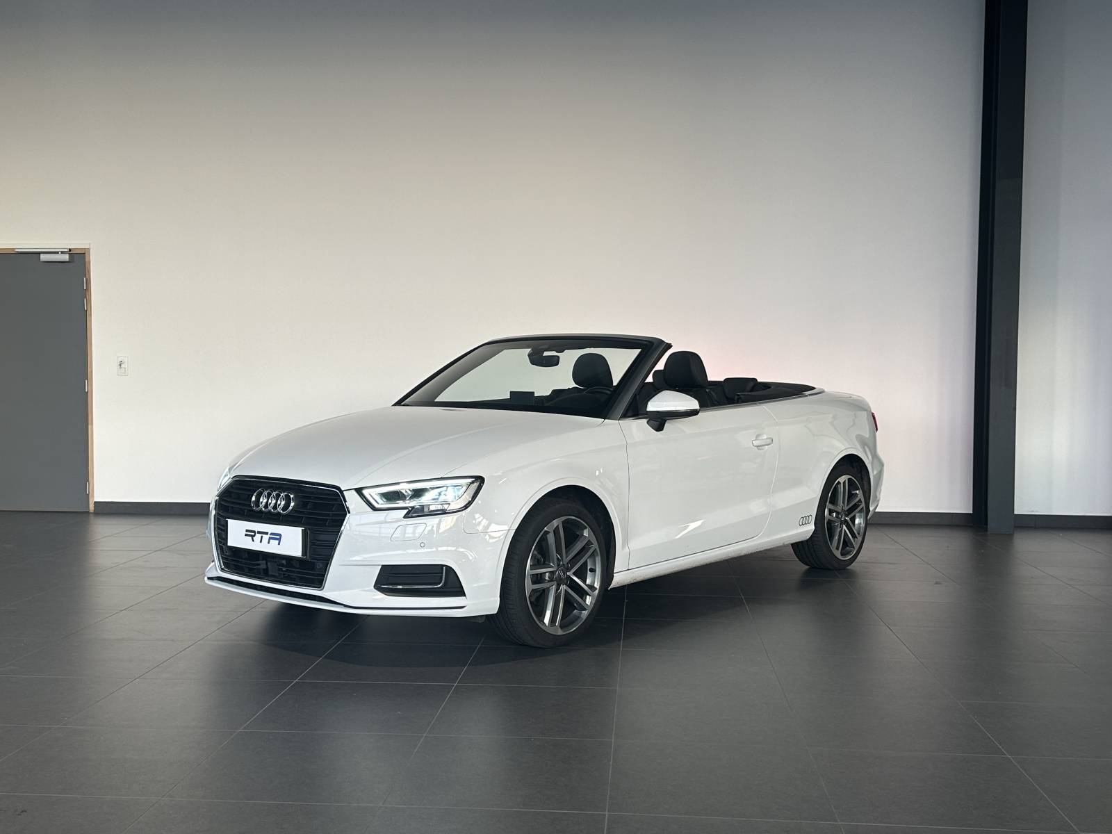 AUDI A3 Cabriolet 35 TFSI CoD 150 S tronic 7 Design Luxe