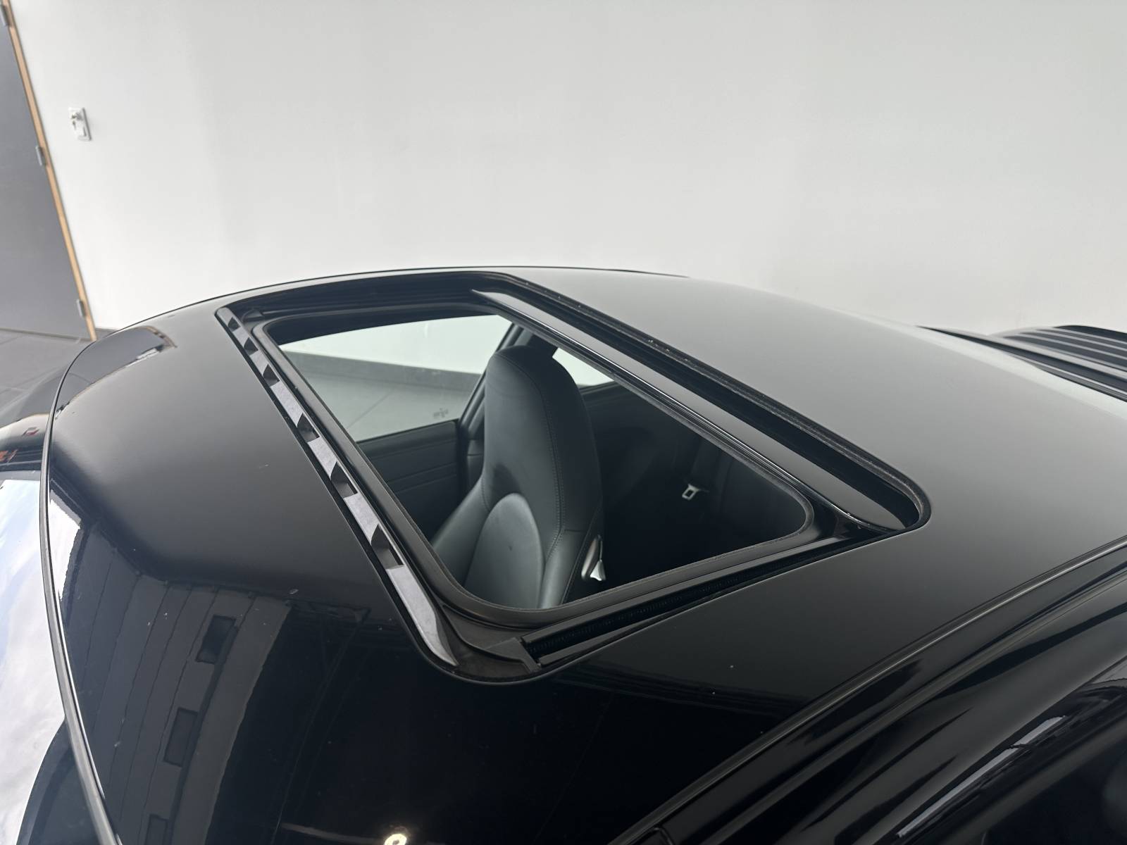 PORSCHE 911 Carrera S Coupé 3.8i 385