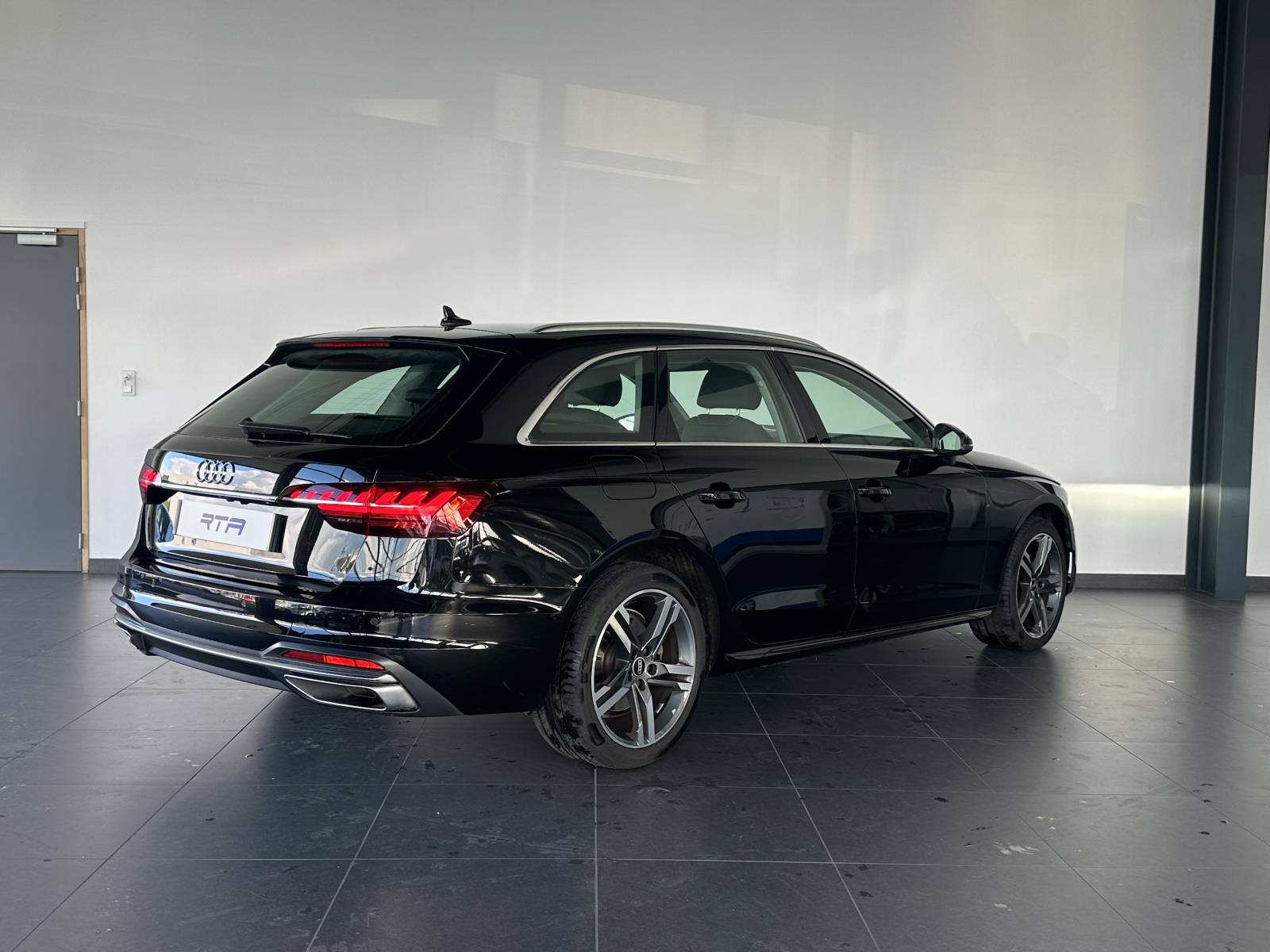 AUDI A4 Avant 35 TFSI 150 S tronic 7 Avus