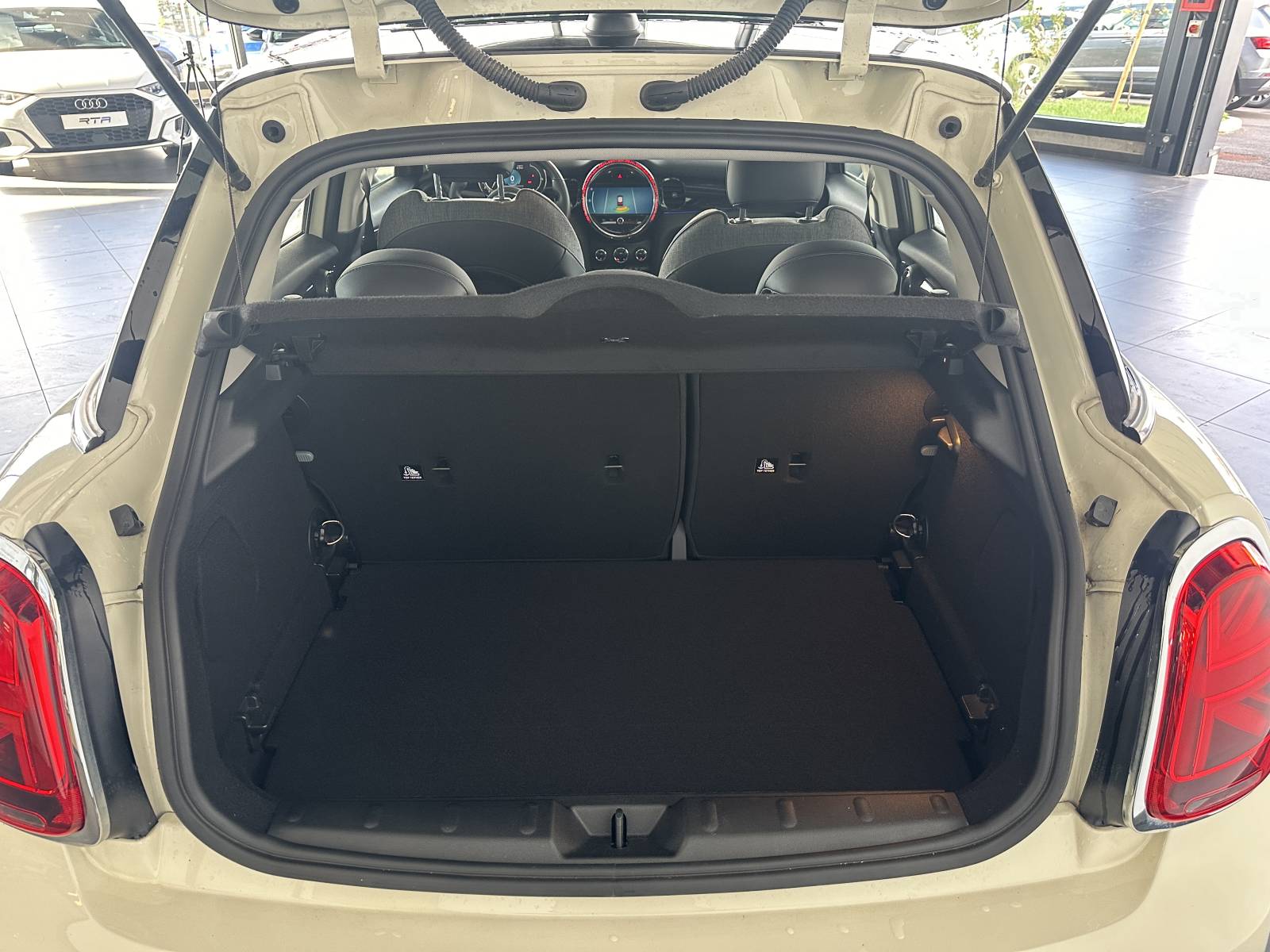 MINI Hatch 5 Portes Cooper 136 ch Edition Camden