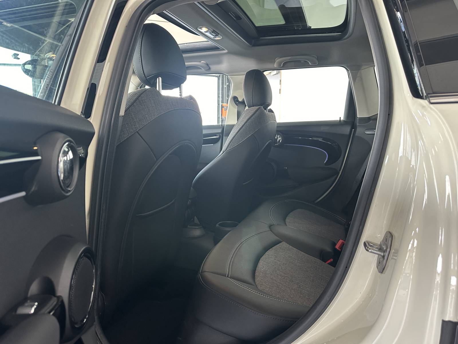 MINI Hatch 5 Portes Cooper 136 ch Edition Camden