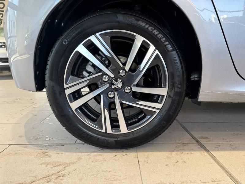 PEUGEOT 208 PureTech 130 S&S EAT8 Allure