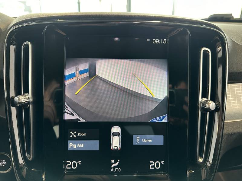 VOLVO XC40 T2 129 ch Momentum Business