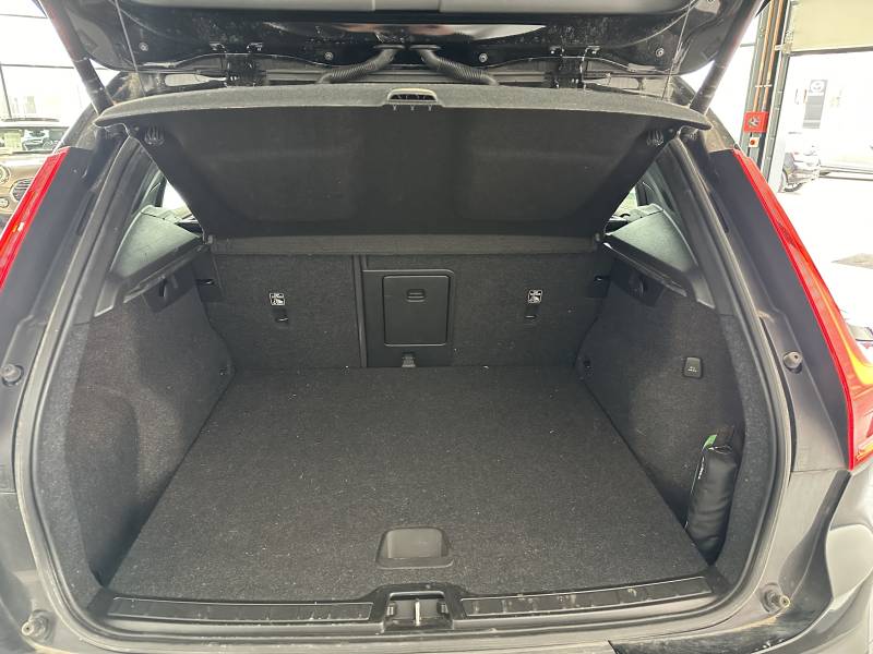 VOLVO XC40 T2 129 ch Momentum Business