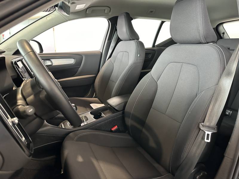 VOLVO XC40 T2 129 ch Momentum Business